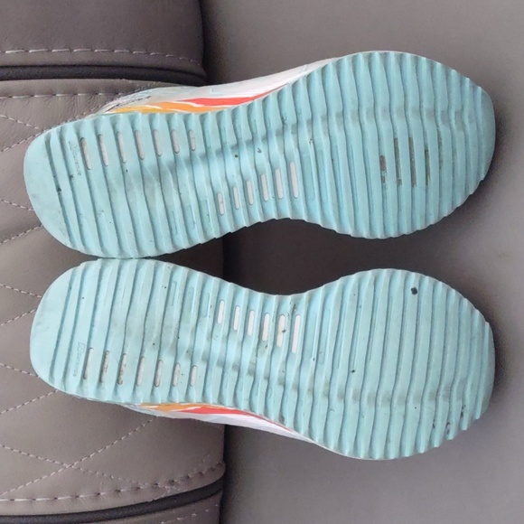 New Balance Women's 2020 FuelCell Echo Pride Sneakers - Picture 8 of 10